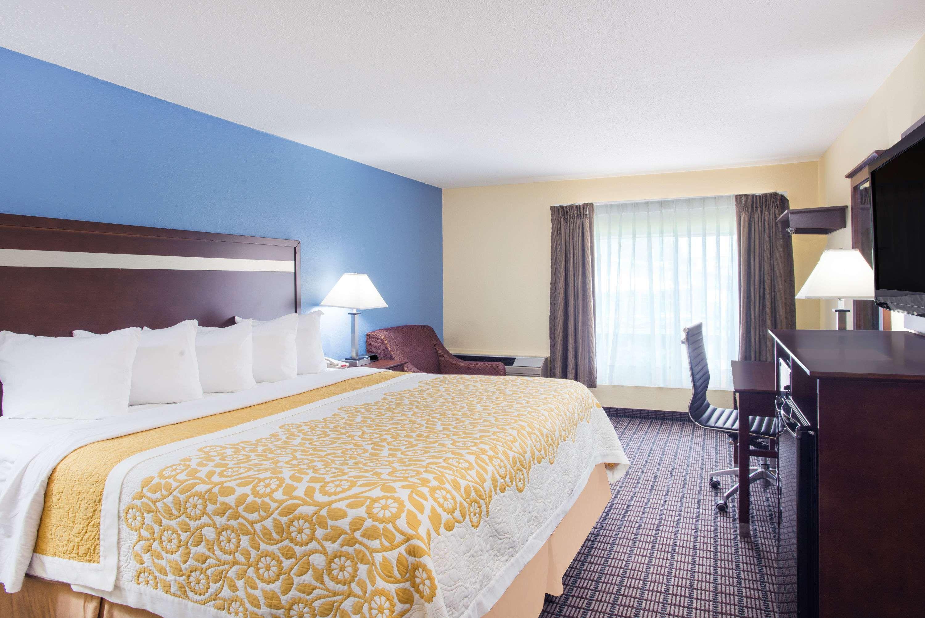 Days Inn By Wyndham New Haven Kültér fotó