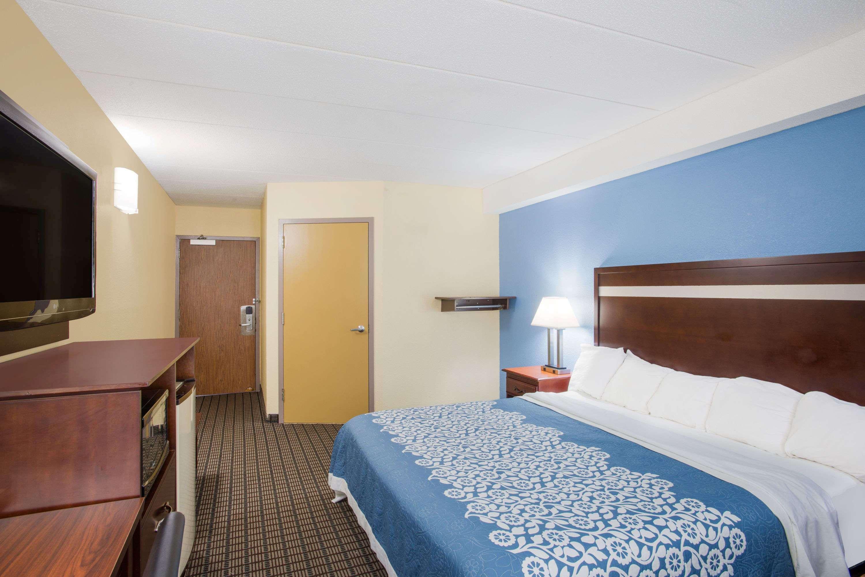 Days Inn By Wyndham New Haven Kültér fotó