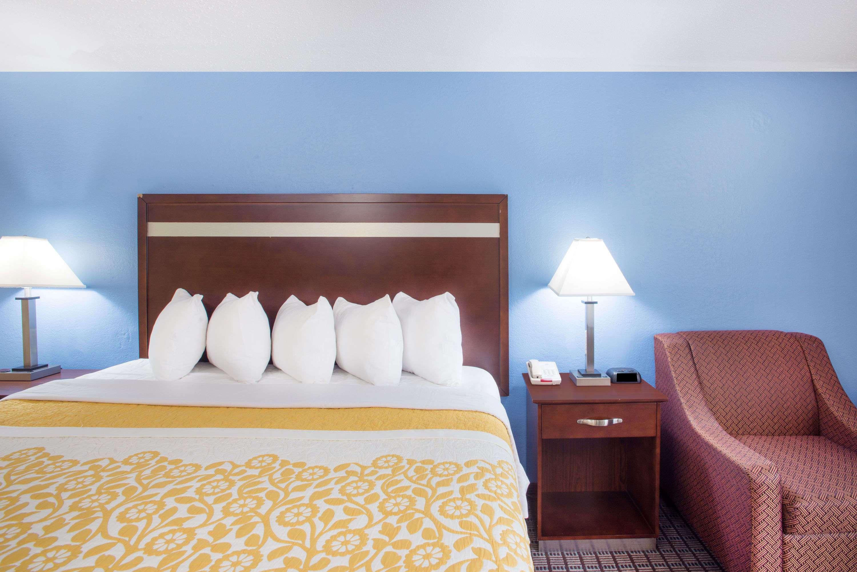 Days Inn By Wyndham New Haven Kültér fotó
